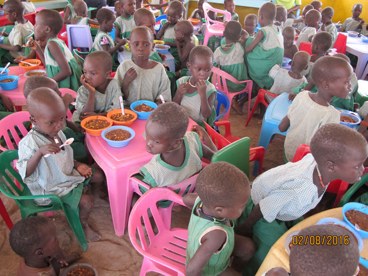 Respuesta al problema del hambre en 3 comunidades de Kokuselei en Turkana Norte.